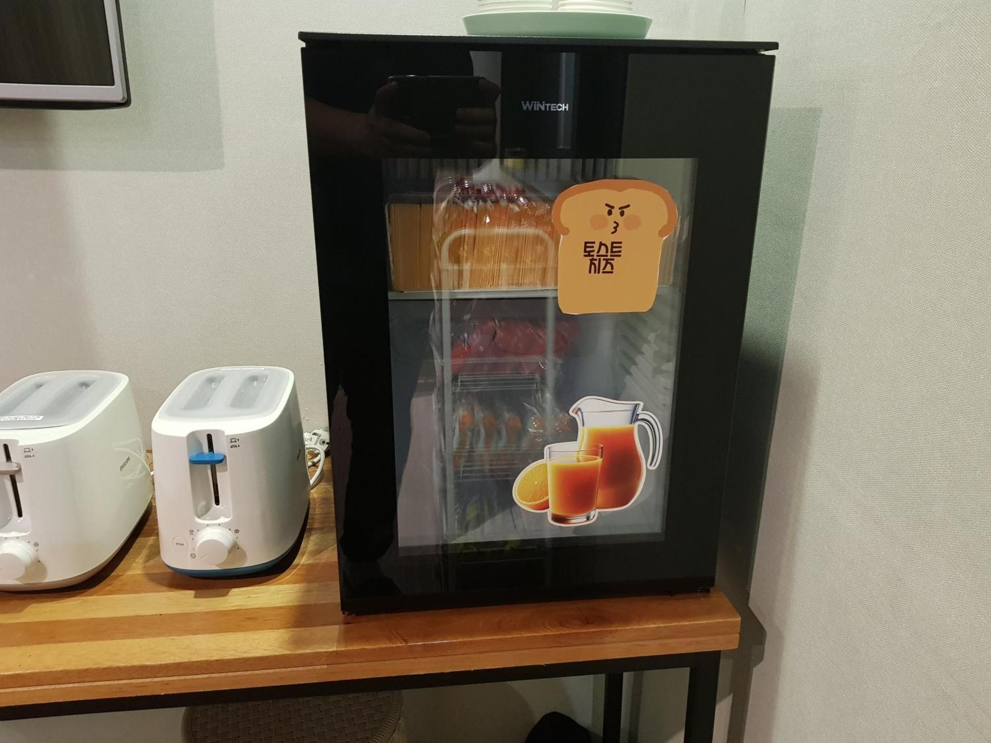 Hotel Gray Changwon Bagian luar foto